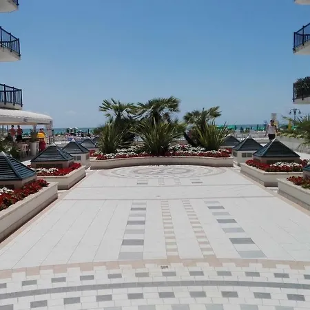 Attico Fronte Mare Apartamento Lido di Jesolo
